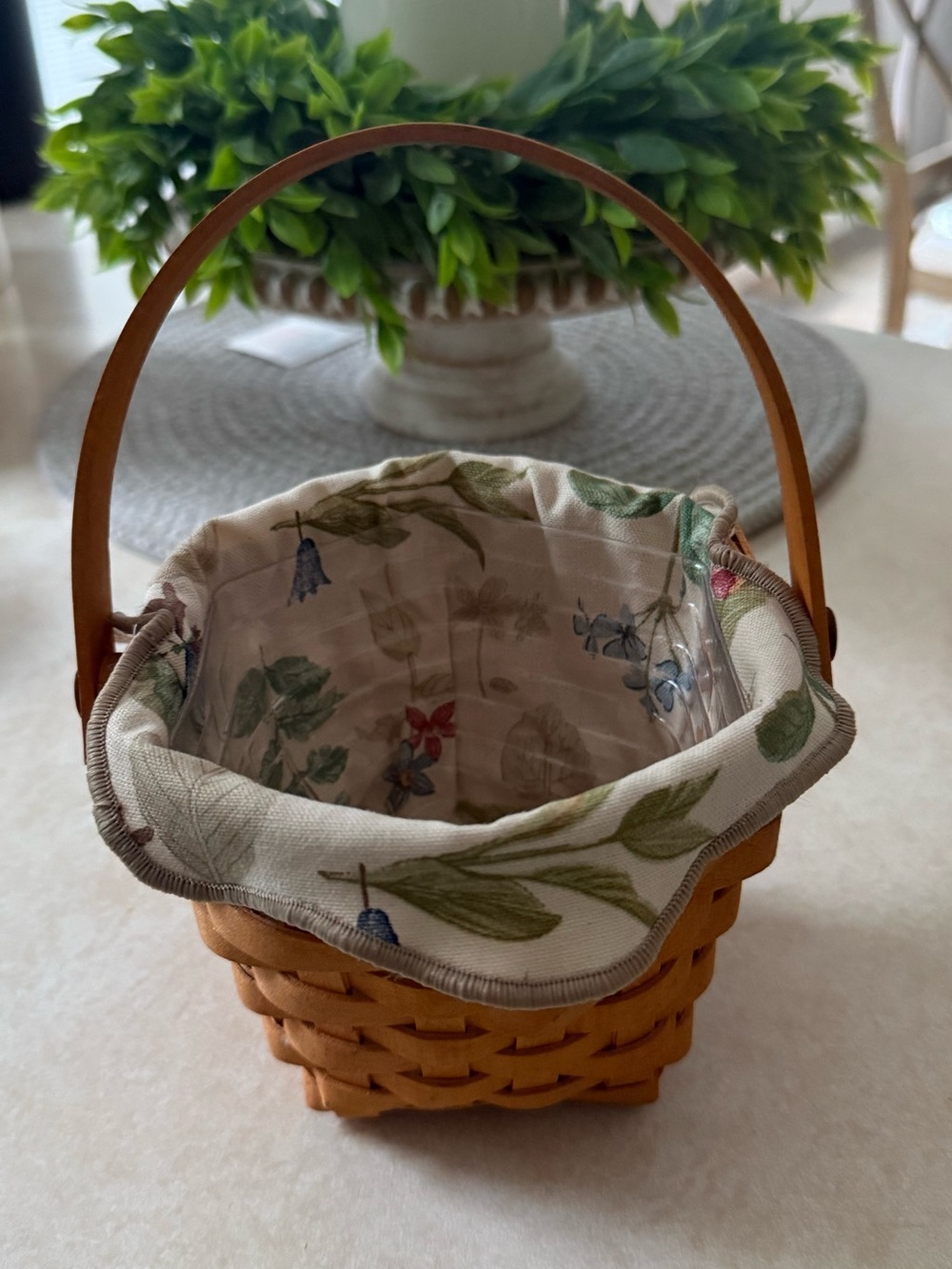 Longaberger 2001 Horizon of Hope Basket w/ Botanical Fields liner and protector
